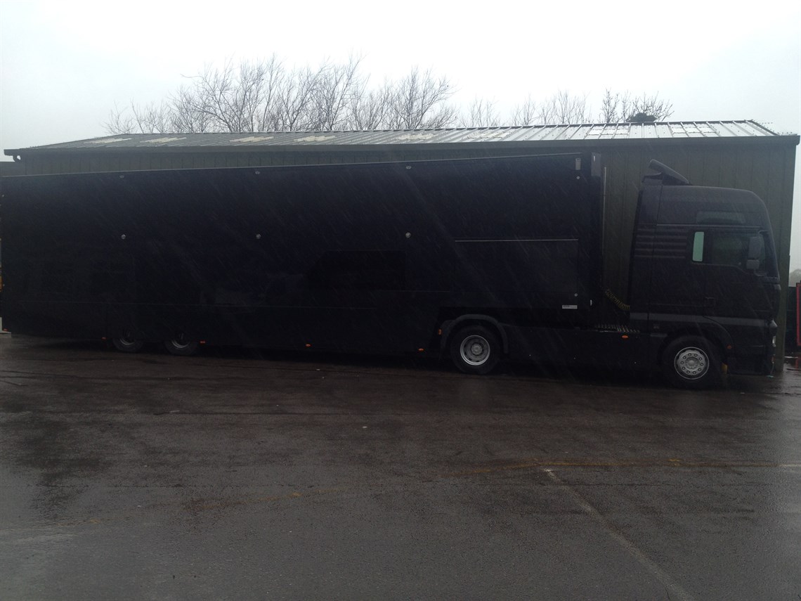 5-car-race-transporter-man-tractor-unit