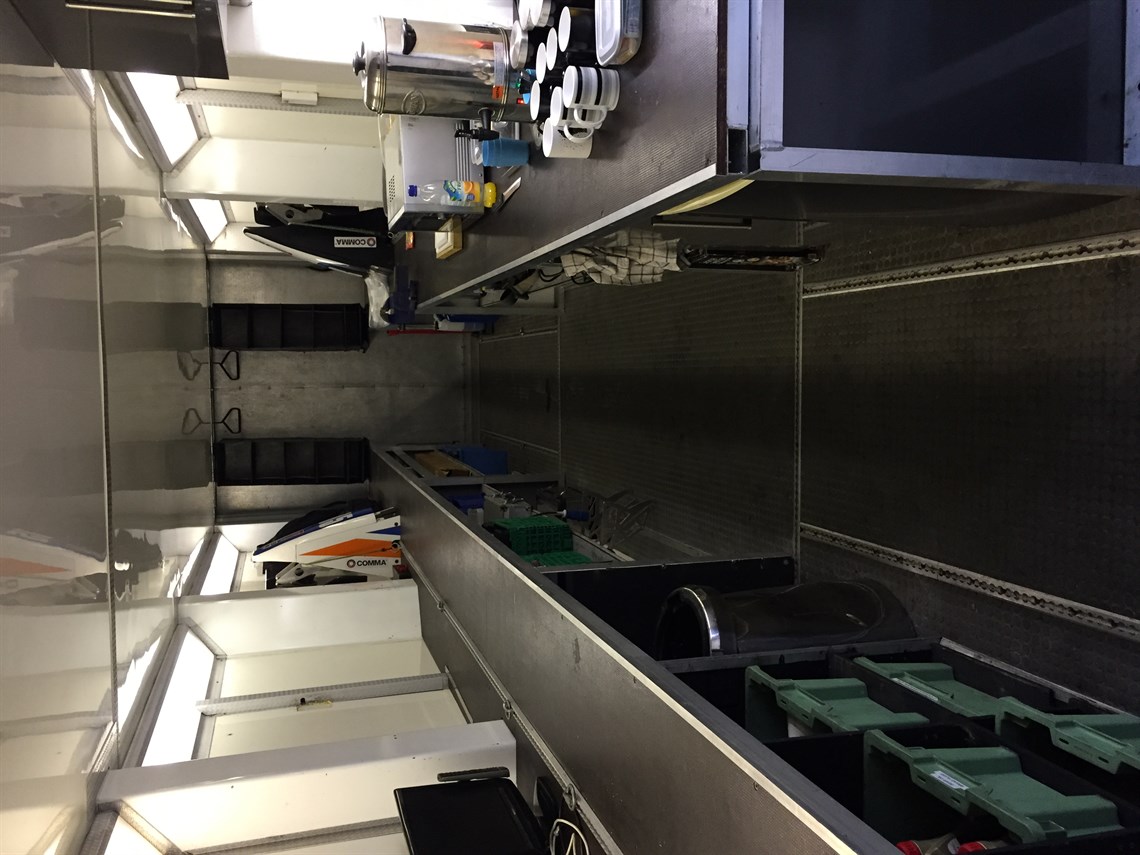 5-car-race-transporter-man-tractor-unit