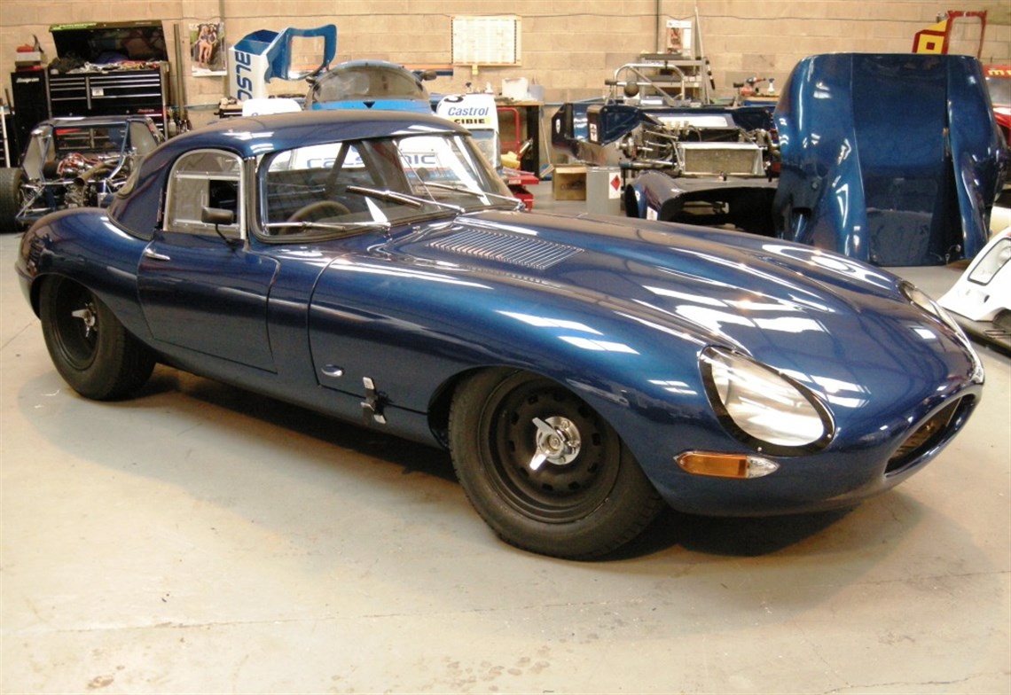 jaguar-e-type-roadster-38-semi-lightweight