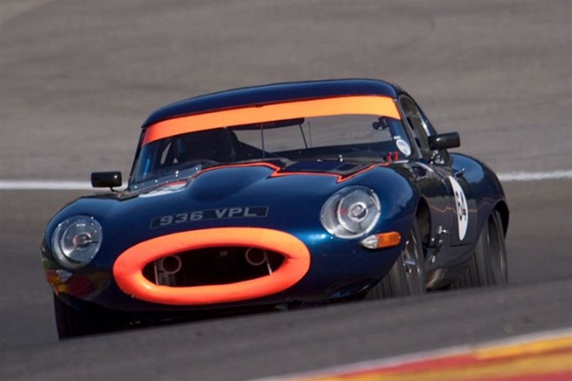 jaguar-e-type-roadster-38-semi-lightweight