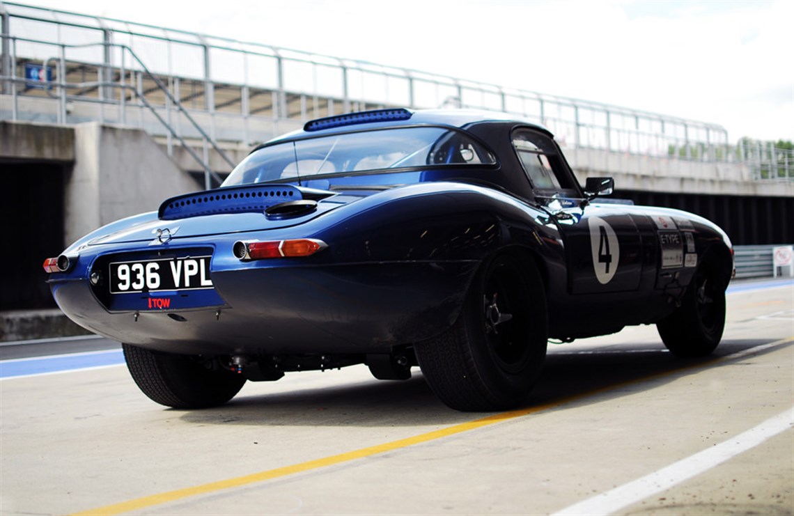 jaguar-e-type-roadster-38-semi-lightweight