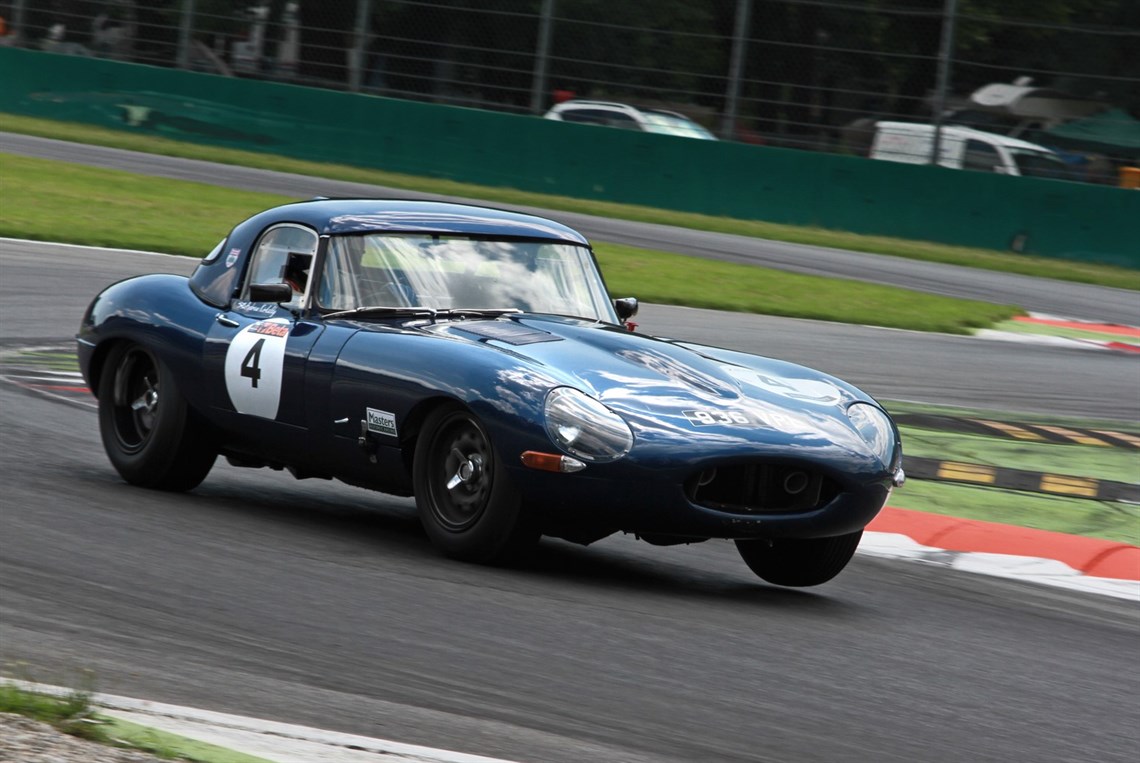 jaguar-e-type-roadster-38-semi-lightweight