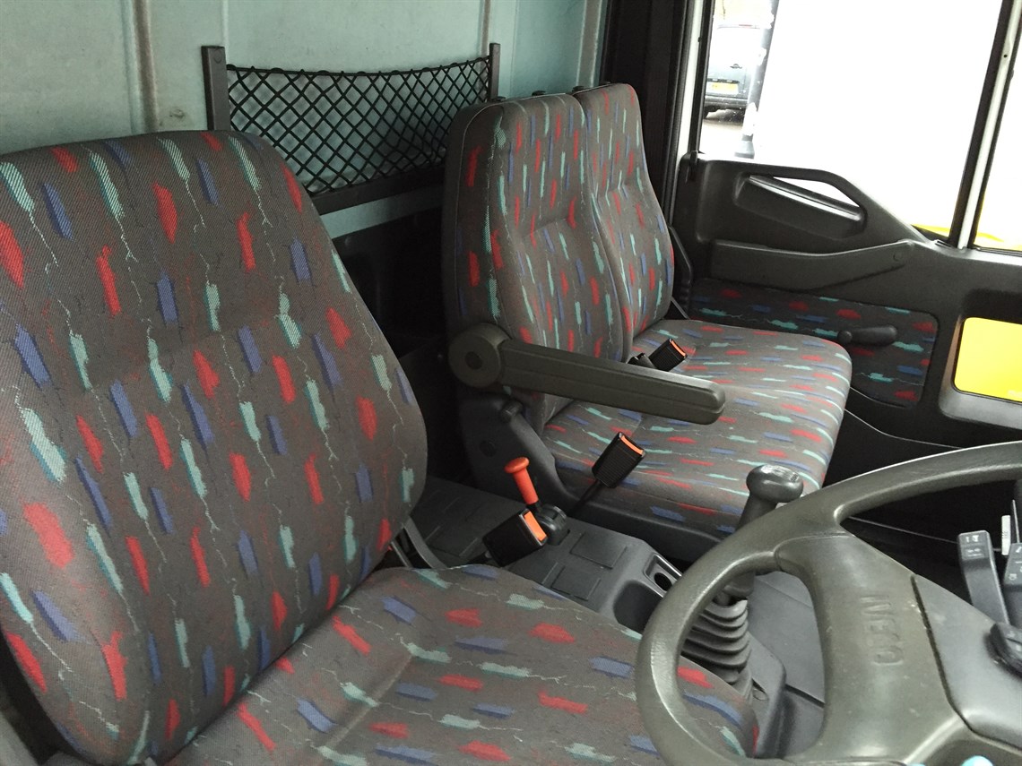 iveco-75e17---75-ton-2-car-race-transporter