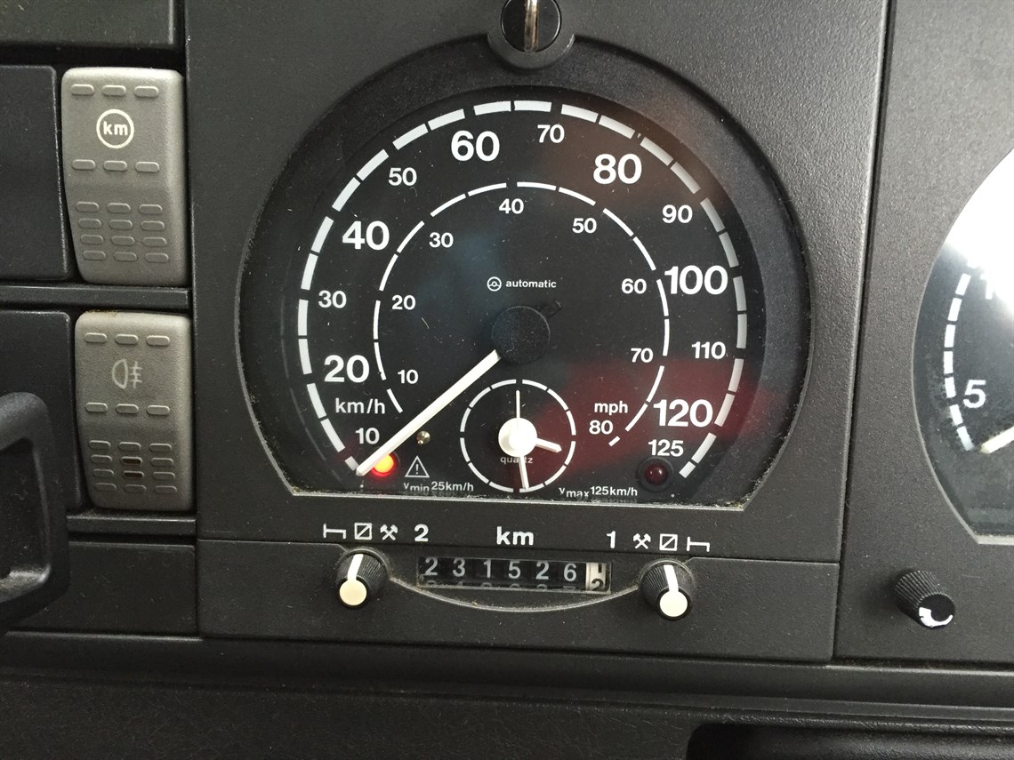 iveco-75e17---75-ton-2-car-race-transporter