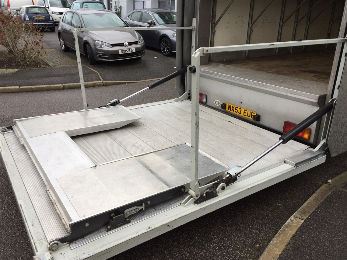 iveco-75e17---75-ton-2-car-race-transporter