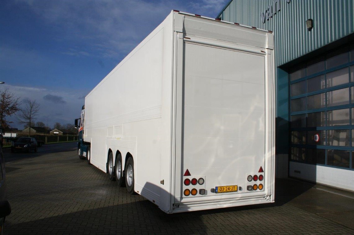 refurbished-double-deck-race-trailer-for-3-ca