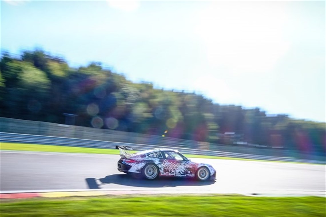 porsche-997-gt3-cup-racecar-holinger-speedshi