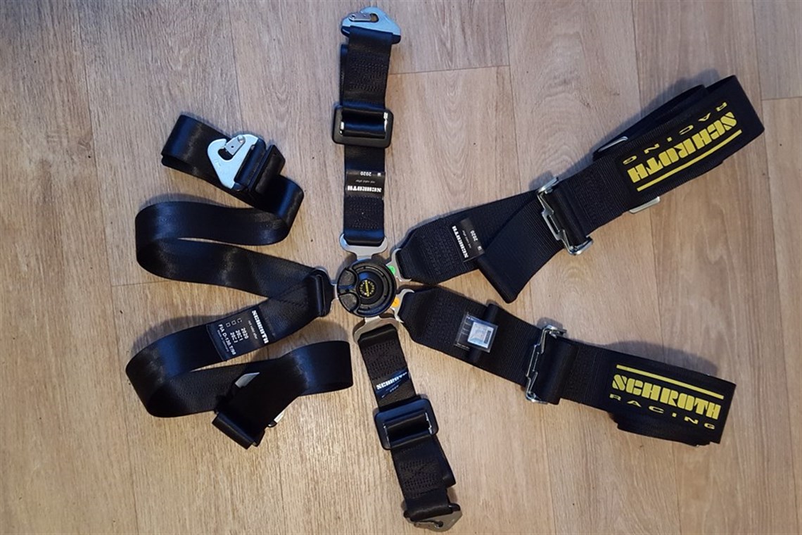 schroth-6-point-harness