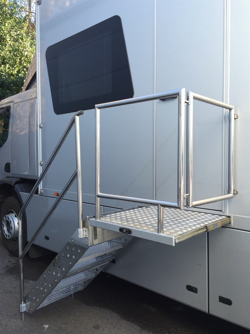 ultra-high-specification-26-ton-racecar-trans