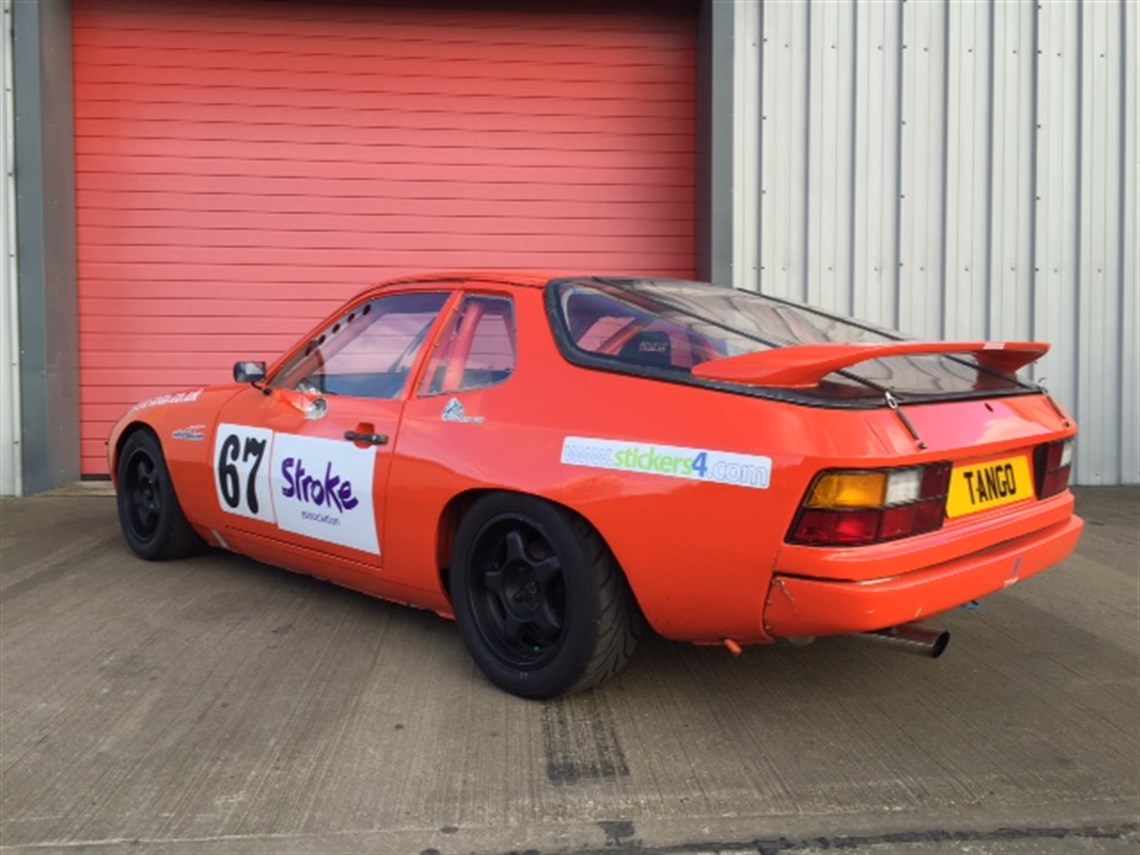 porsche-924-race-car