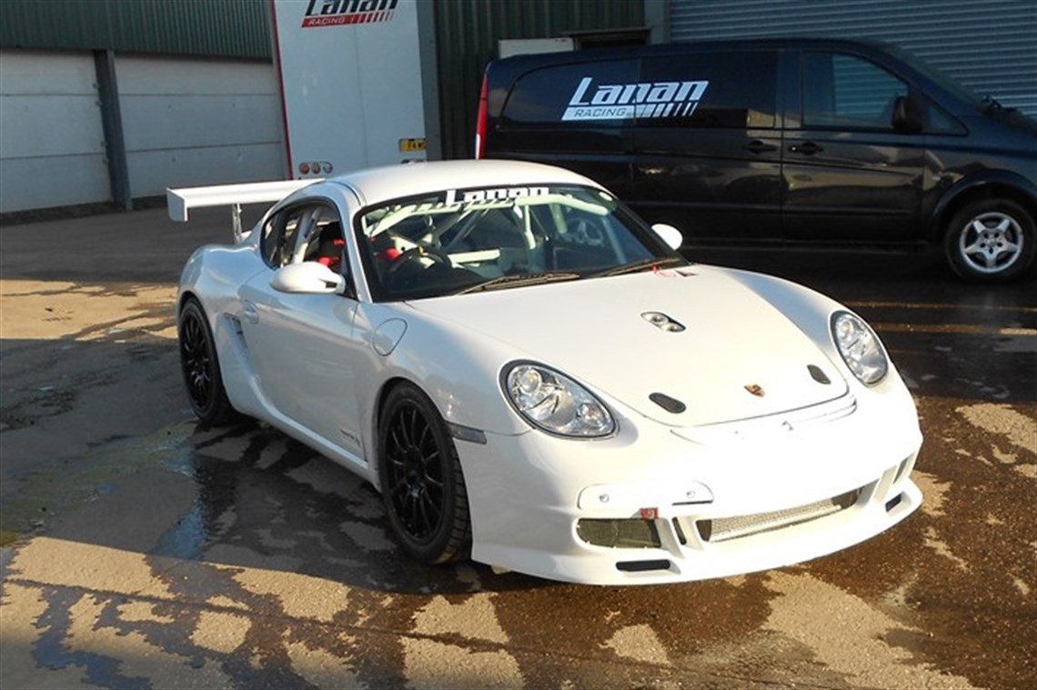 porsche-cayman---endurance-spec