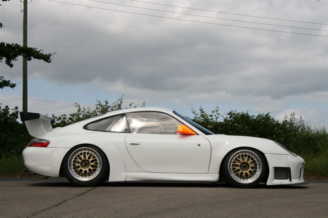 porsche-996-gt3r-with-le-mans-history