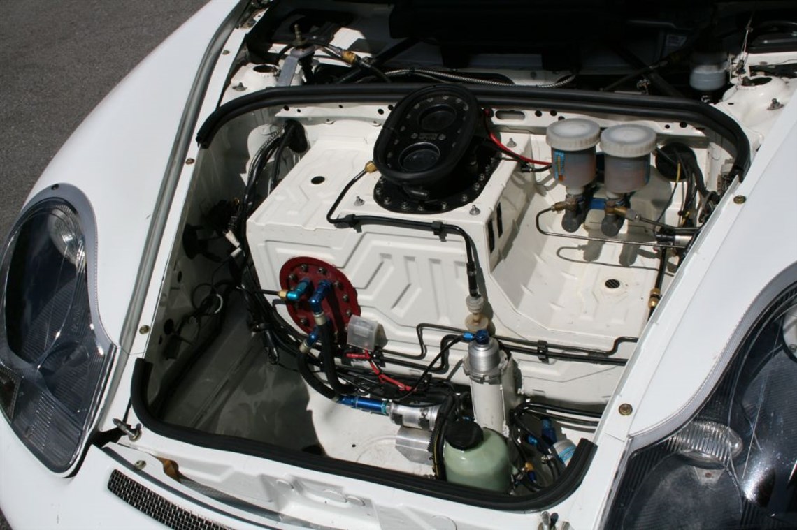 porsche-996-gt3r-with-le-mans-history