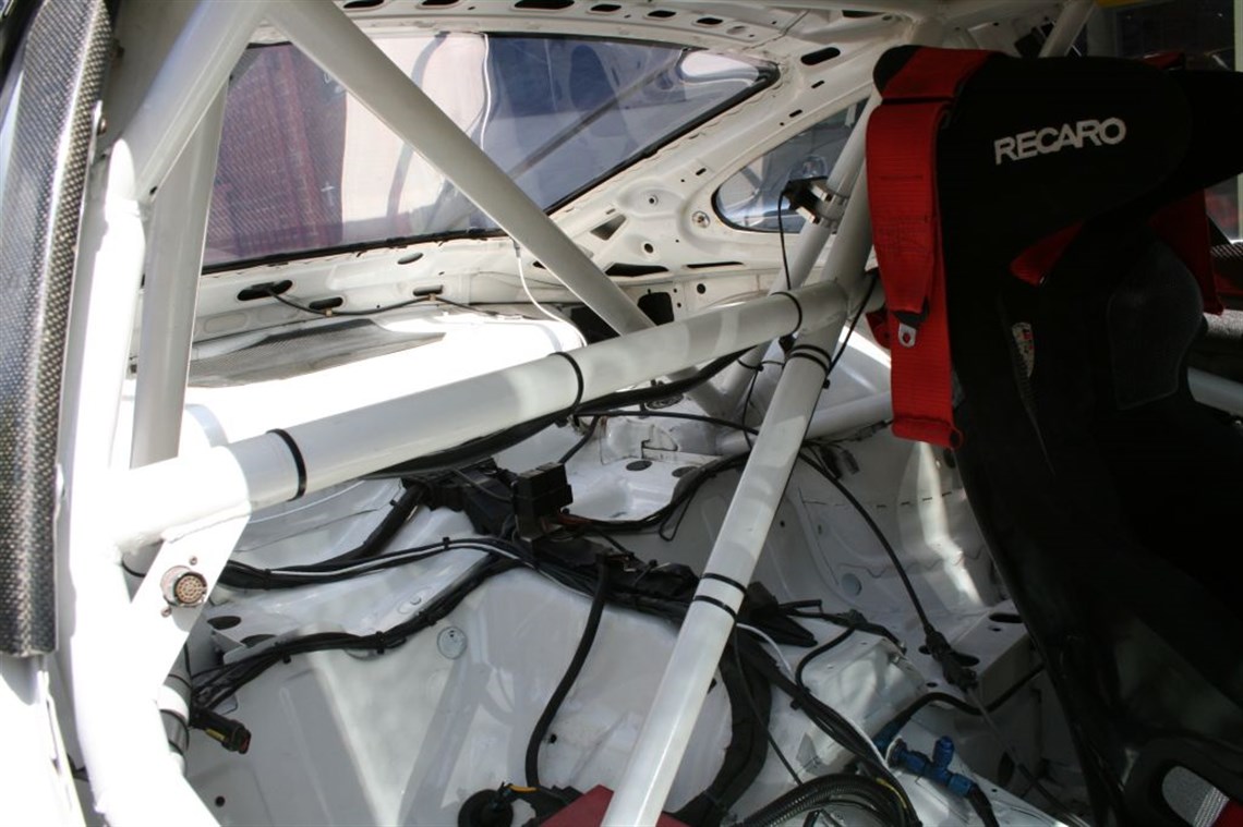 porsche-996-gt3r-with-le-mans-history