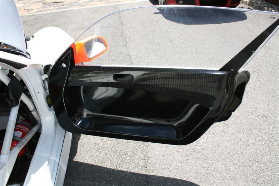 porsche-996-gt3r-with-le-mans-history