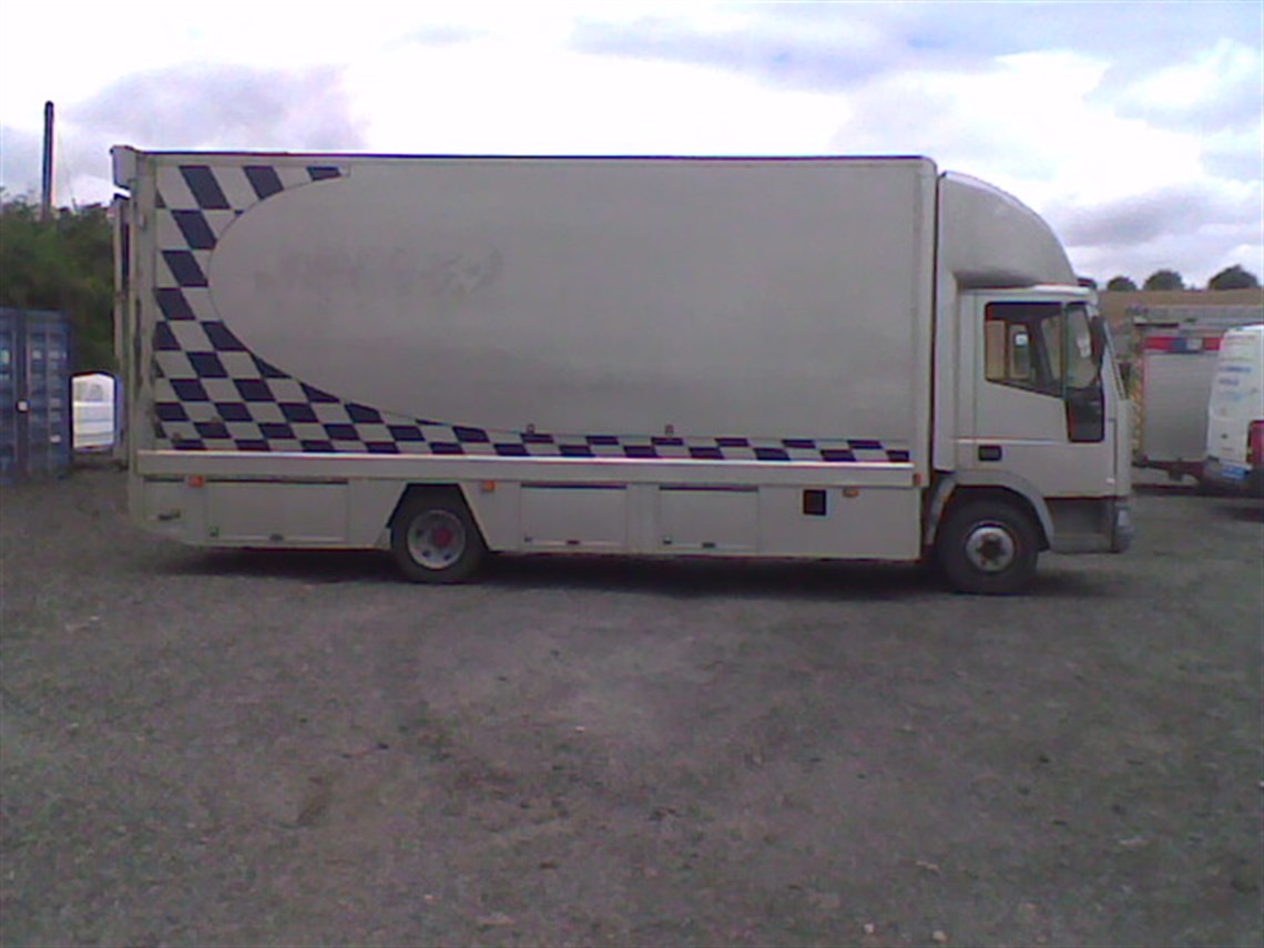 ford-cargo-transporter