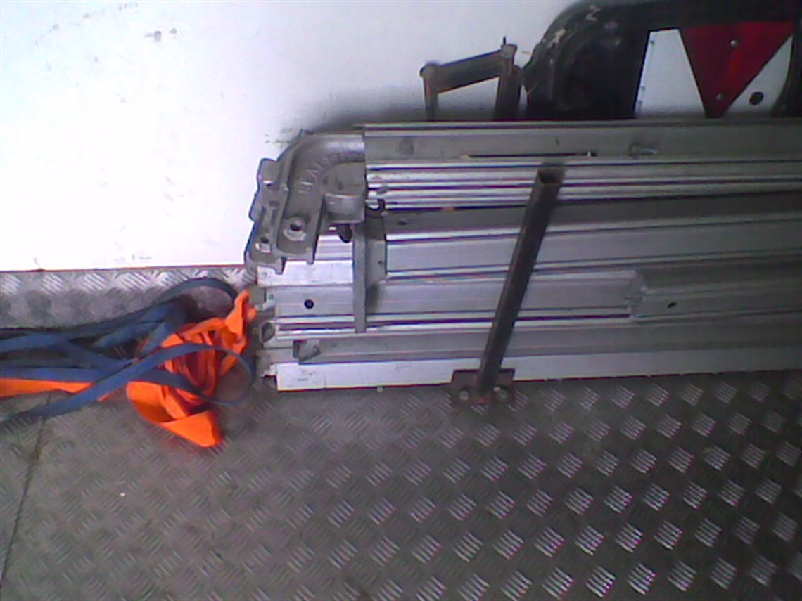 ford-cargo-transporter