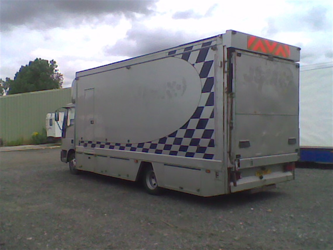 ford-cargo-transporter