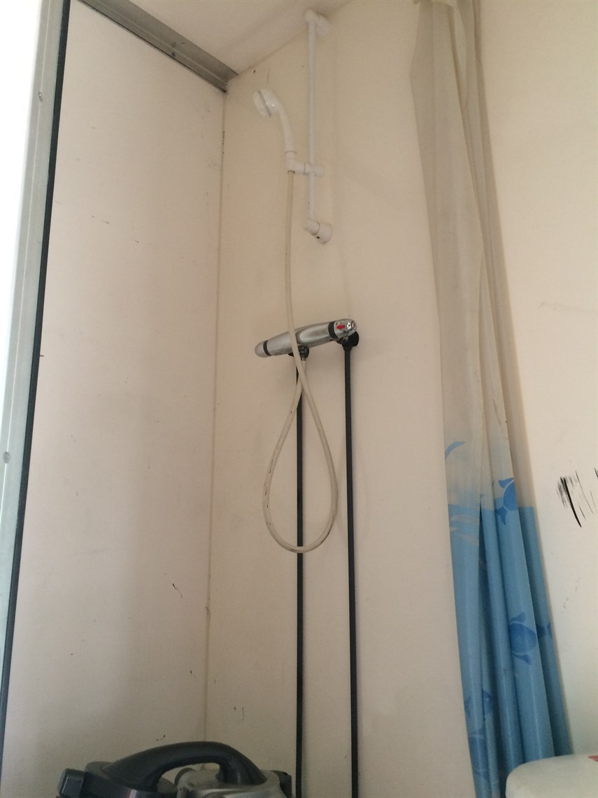 racetrailer-large-awning-roof-terras-for-4-ca