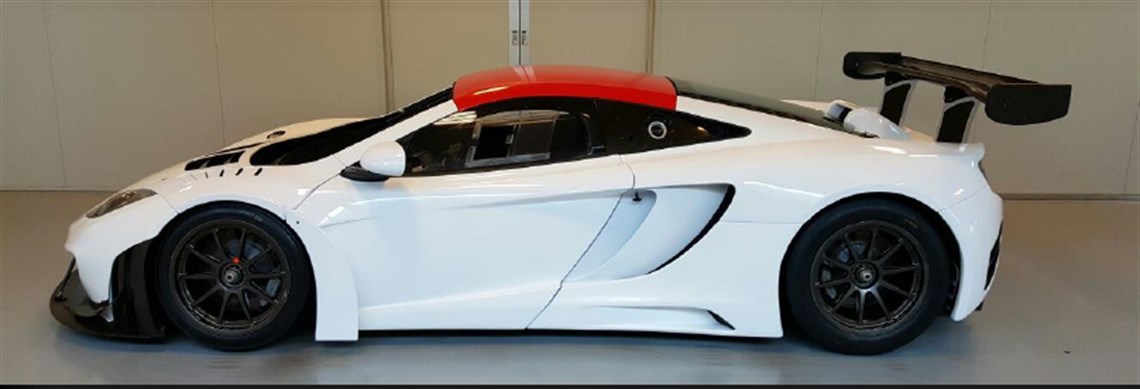 mclaren-mp4-12c-gt3-race-car
