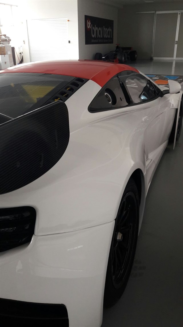 mclaren-mp4-12c-gt3-race-car