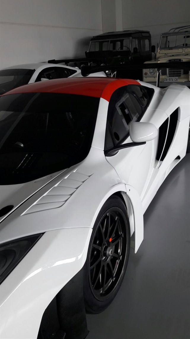 mclaren-mp4-12c-gt3-race-car