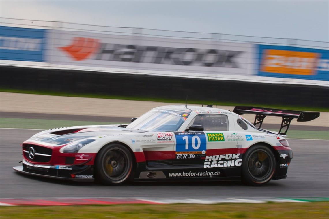 the-333-v8-racing-renault-rs01-fgt3wins-the-h