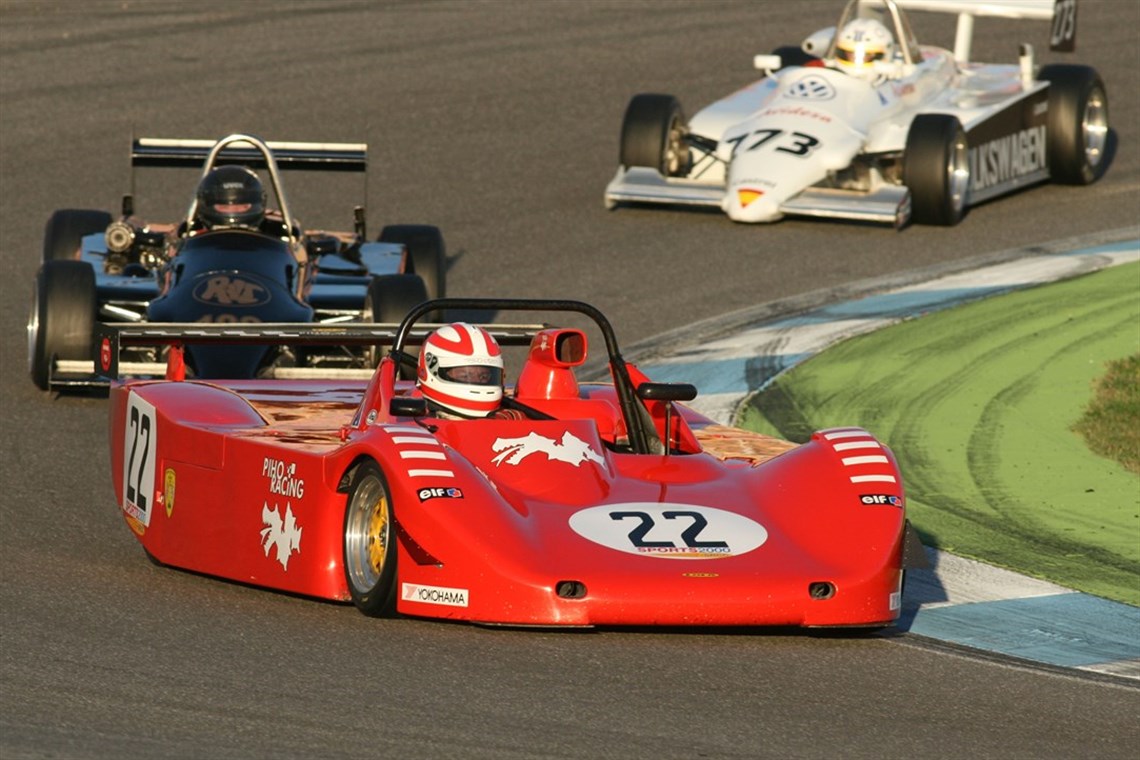 lola-t8890-ford