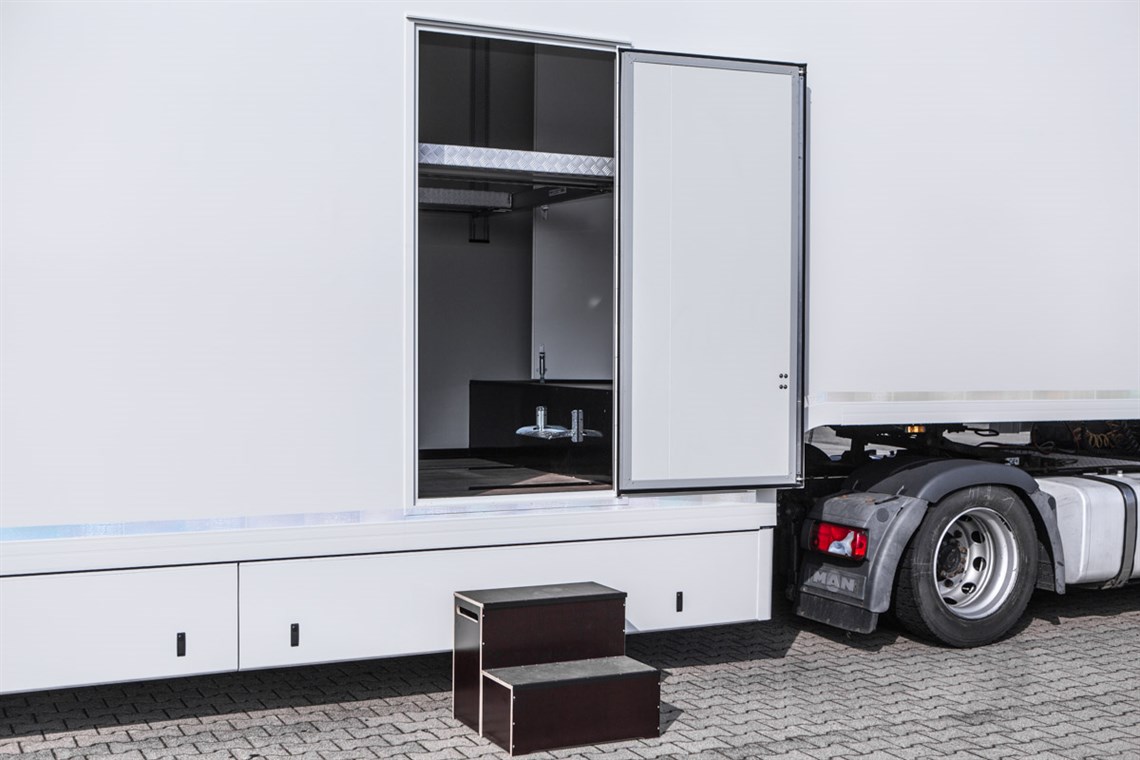 in-stock-racetrailer-2nd-flex-deck-space-for