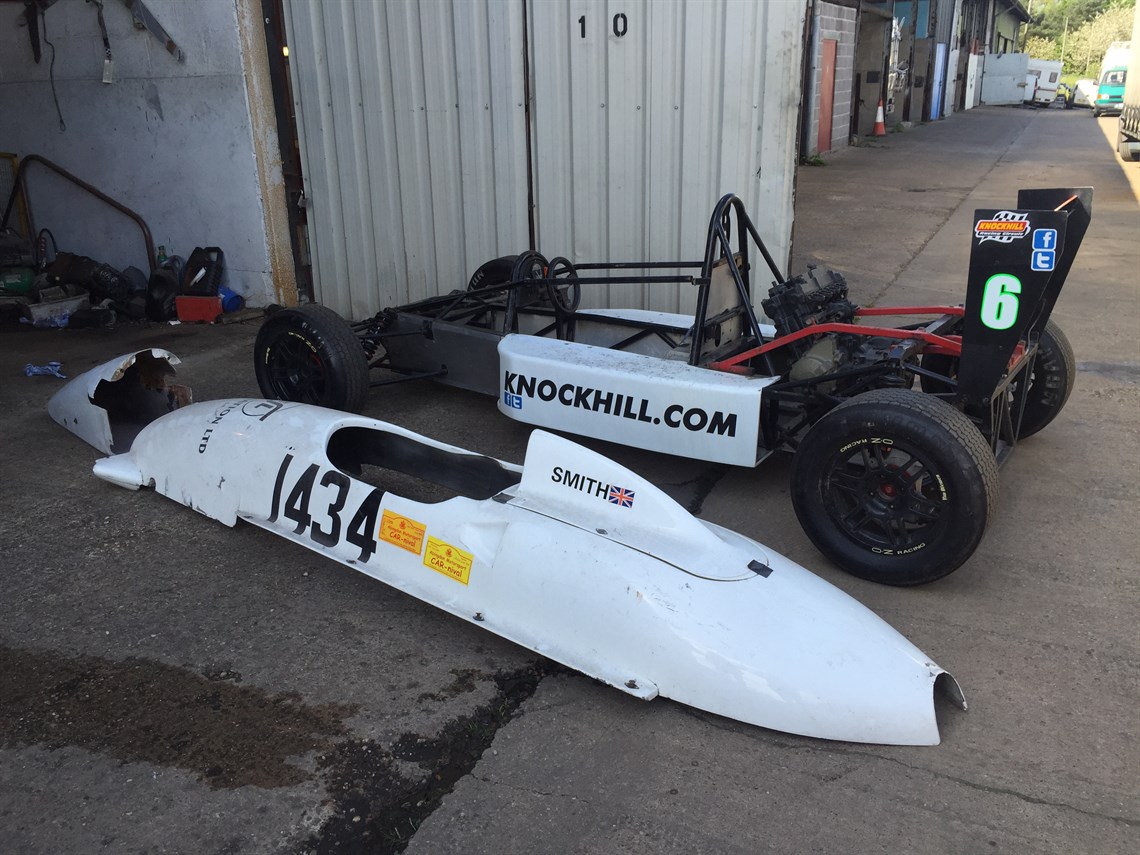 van-diemen-formula-first-rolling-chassis