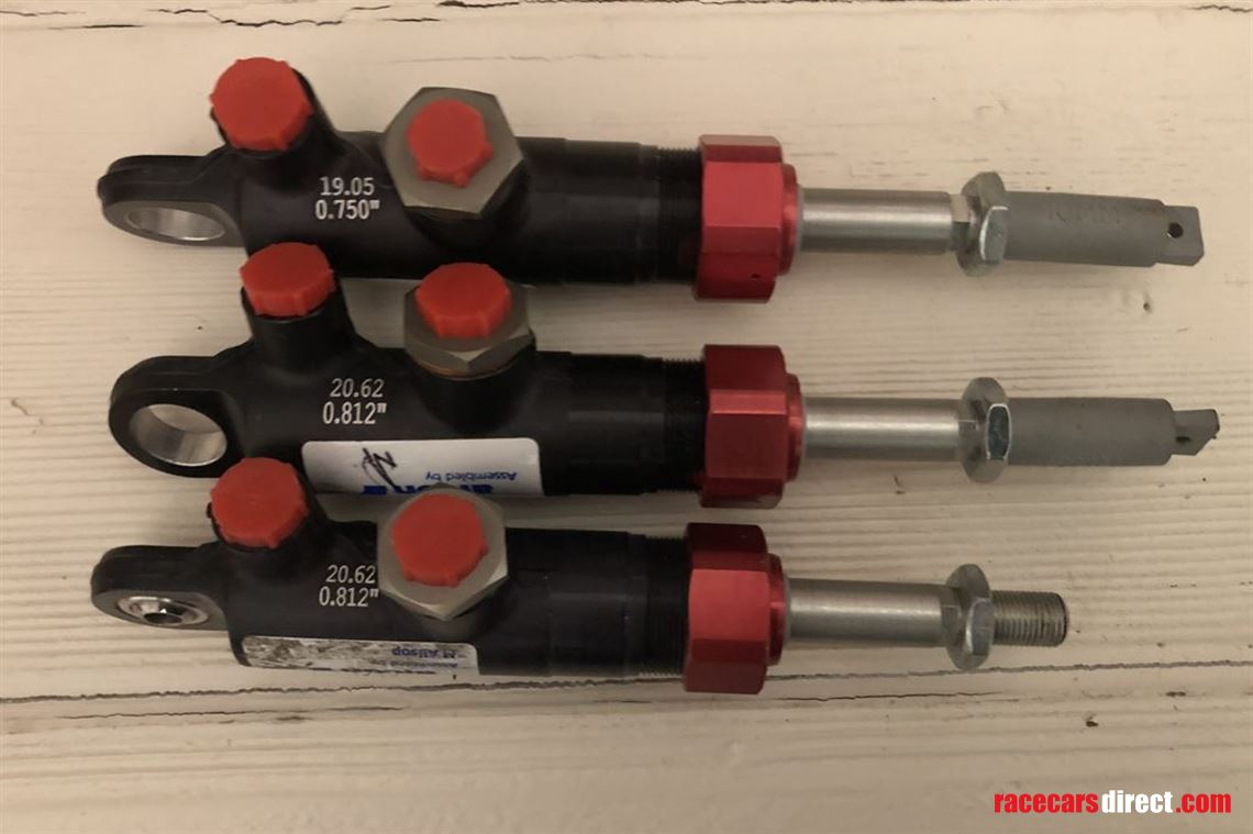 new-alcon-750-and-2x-812-master-cylinders