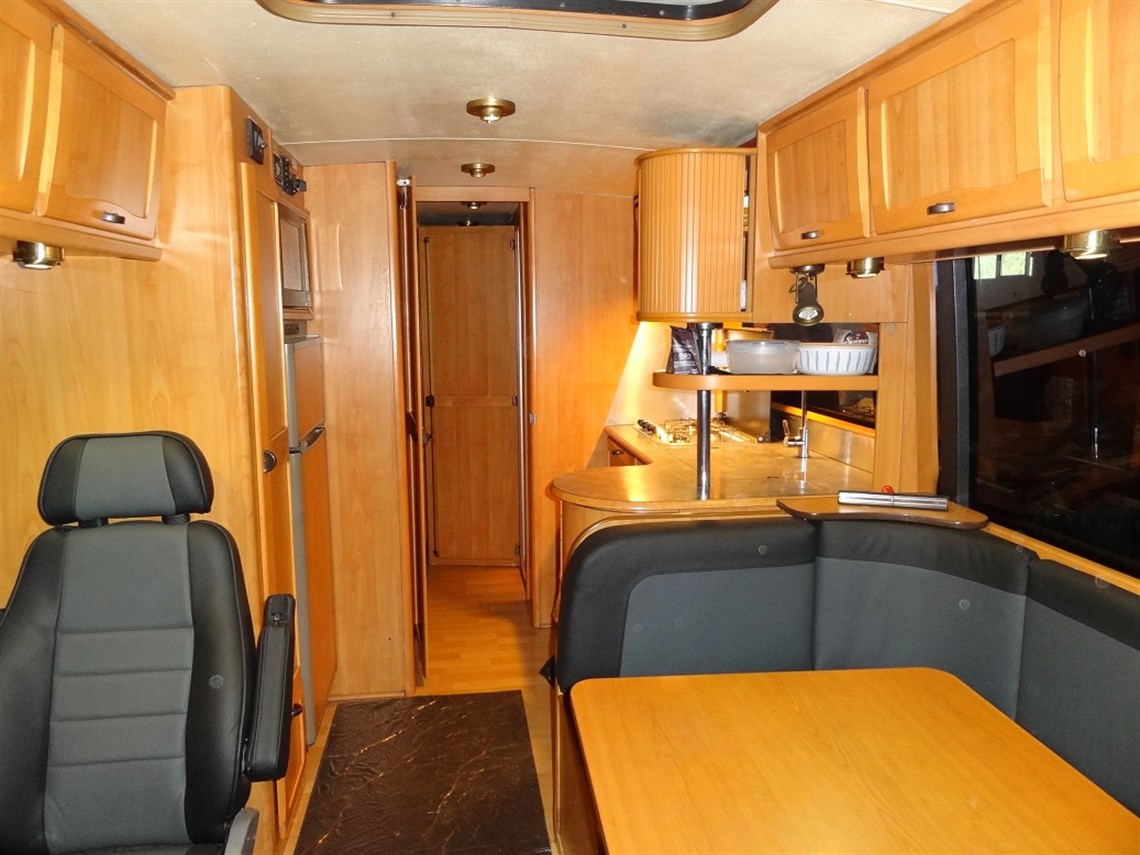 motorhome-race-car-transporter-2-cars