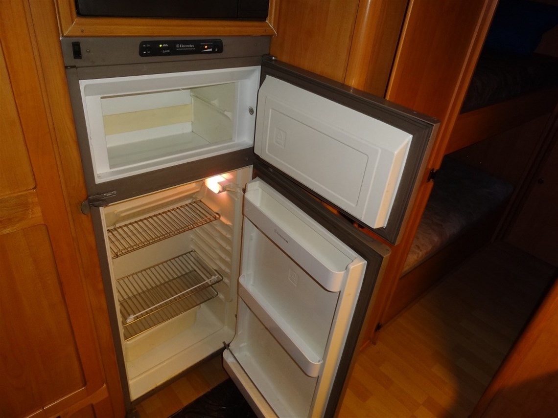 motorhome-race-car-transporter-2-cars