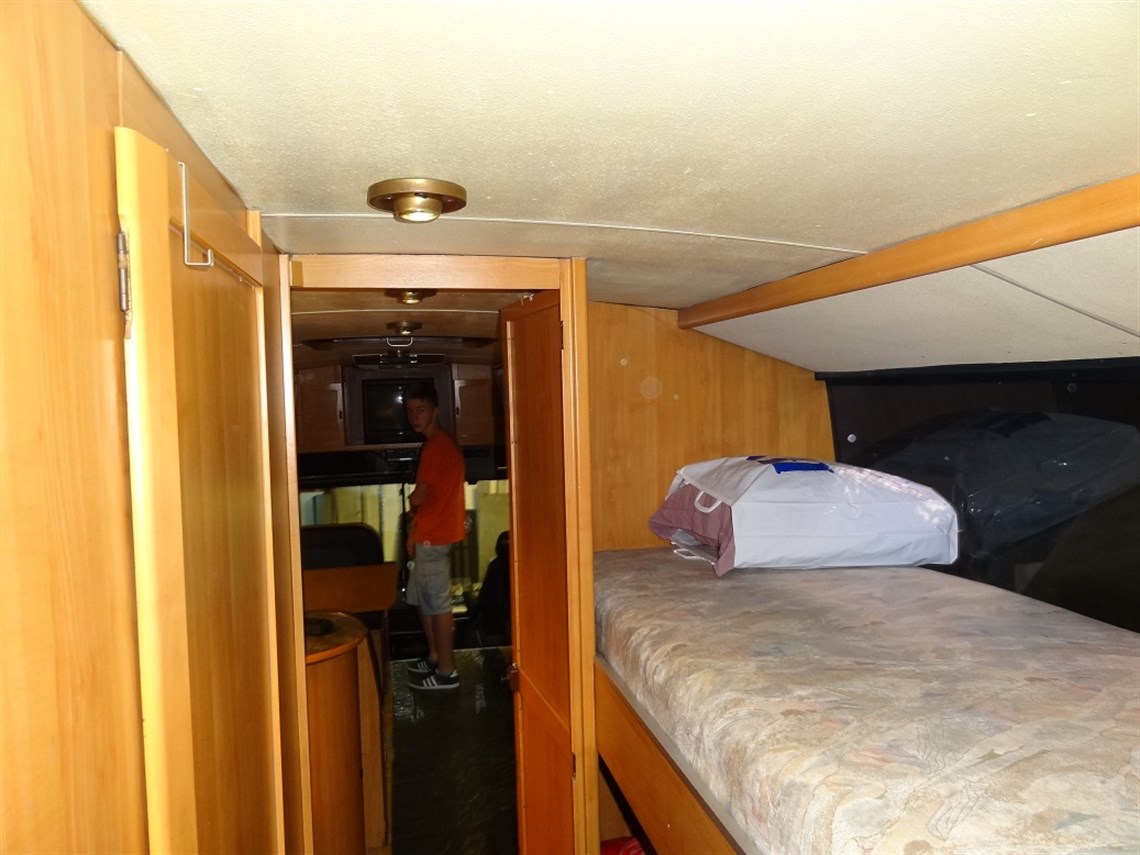 motorhome-race-car-transporter-2-cars