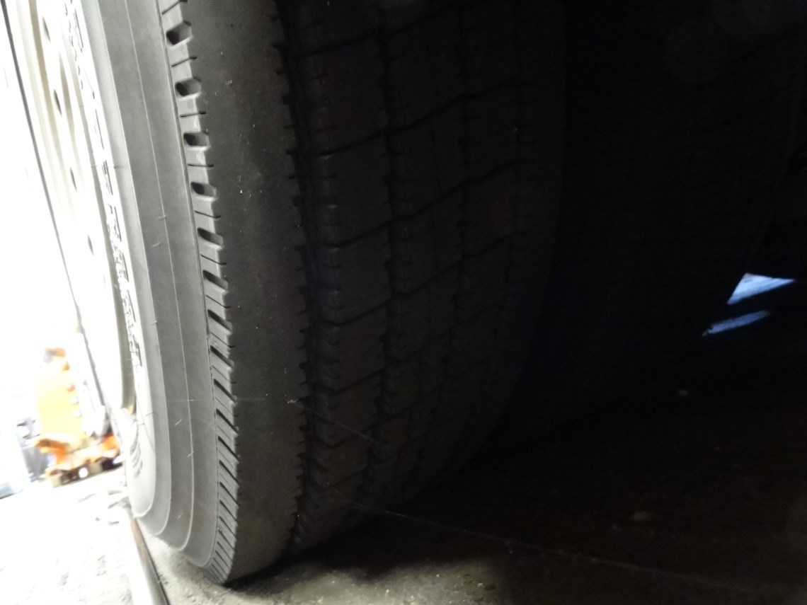 motorhome-race-car-transporter-2-cars