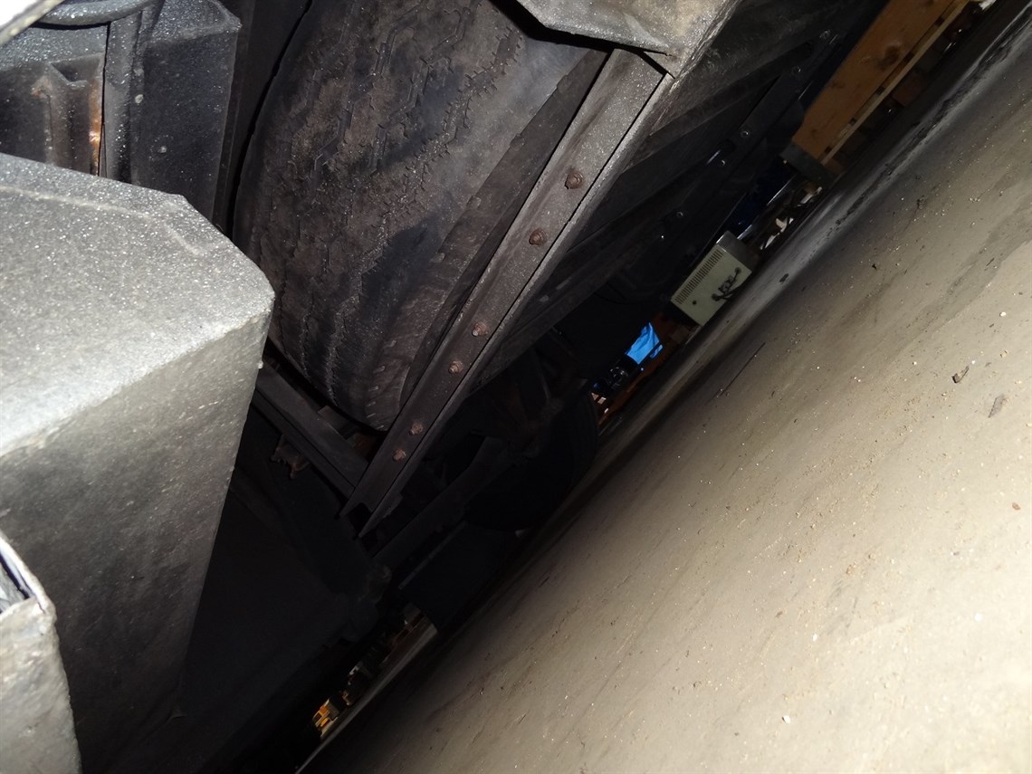 motorhome-race-car-transporter-2-cars