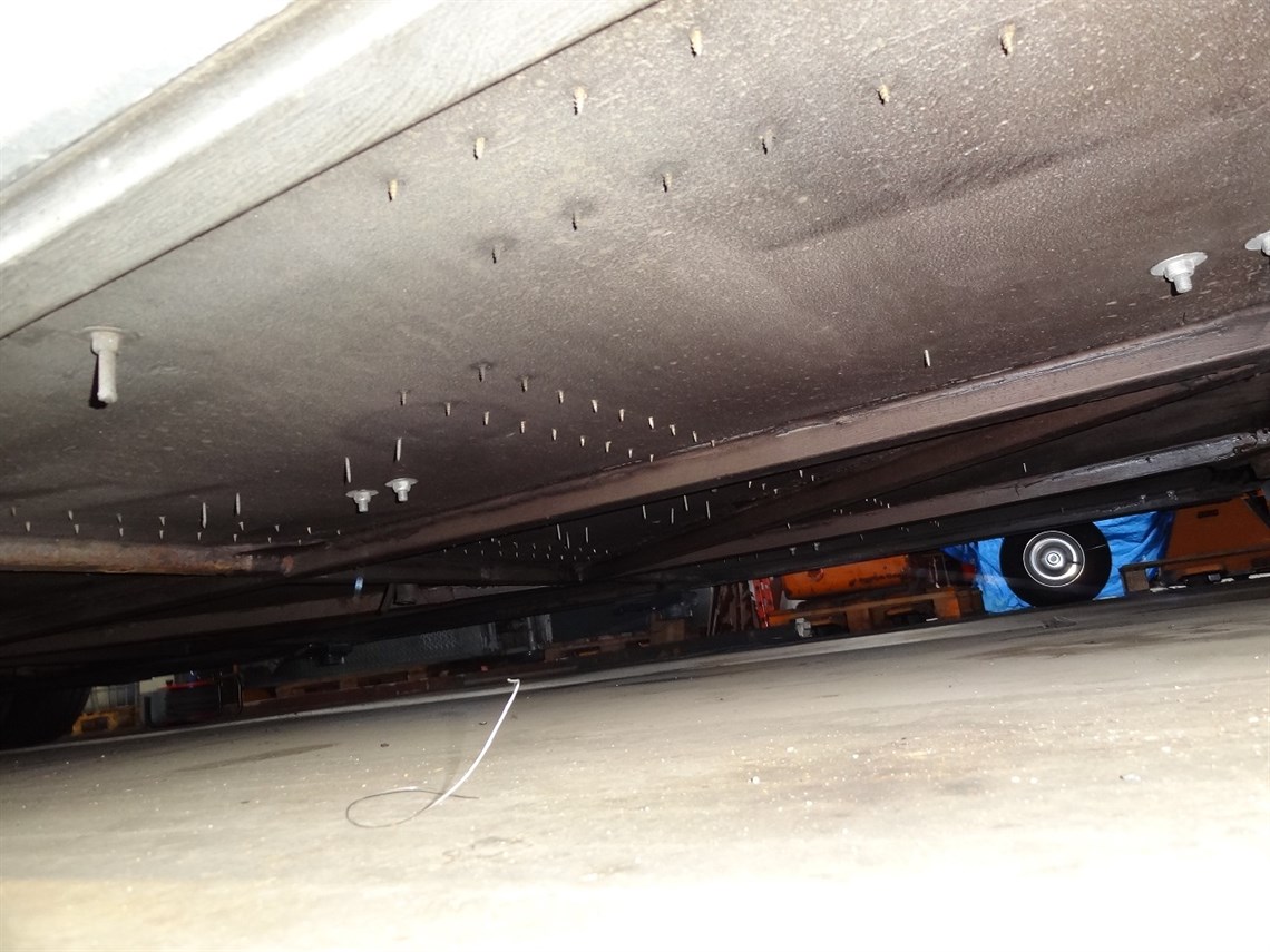 motorhome-race-car-transporter-2-cars