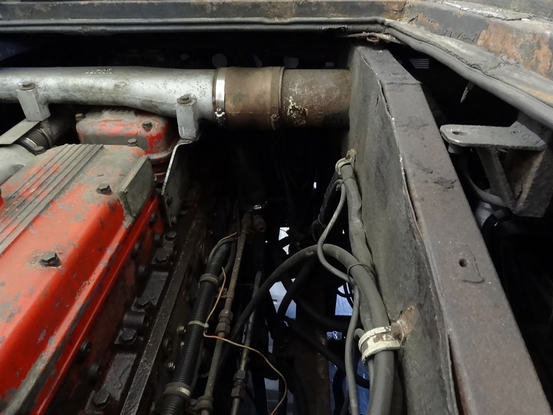 motorhome-race-car-transporter-2-cars