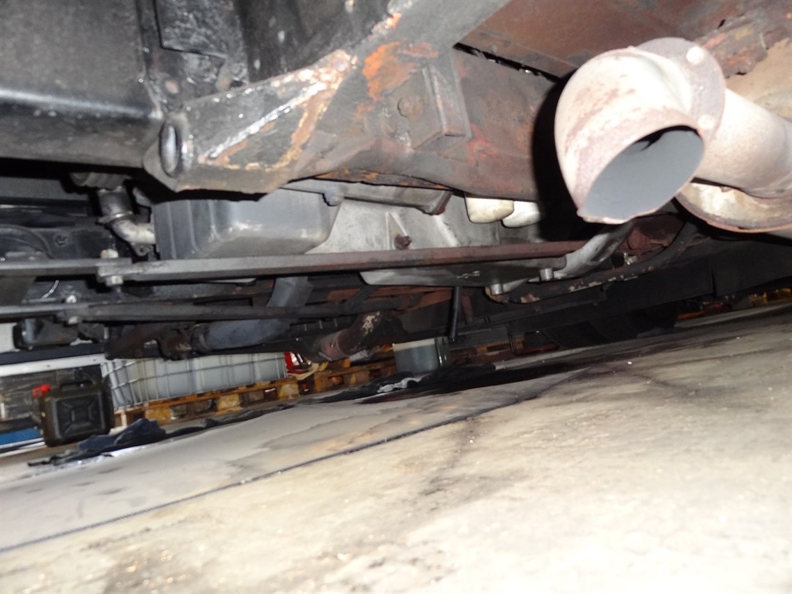 motorhome-race-car-transporter-2-cars