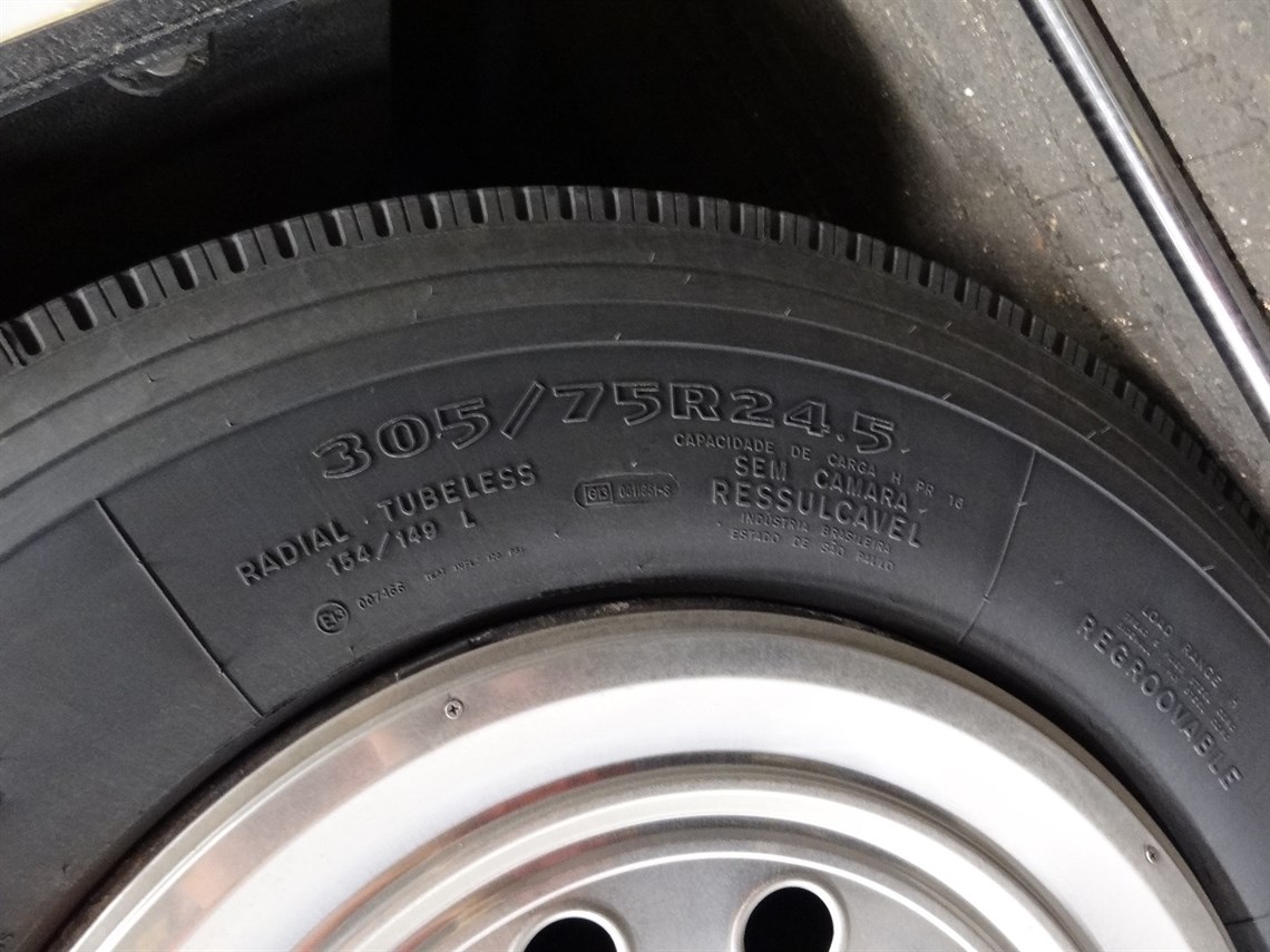 motorhome-race-car-transporter-2-cars