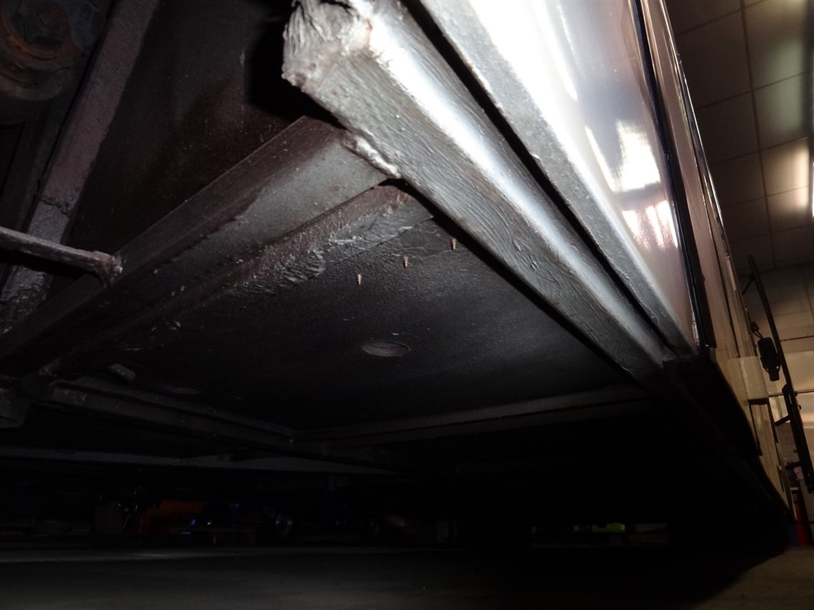 motorhome-race-car-transporter-2-cars