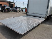 man-75t-two-car-race-truck