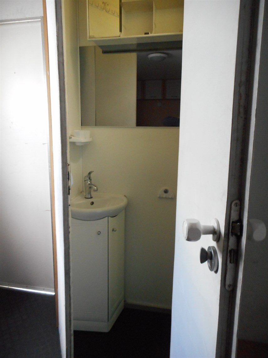 touring-car-race-transporter