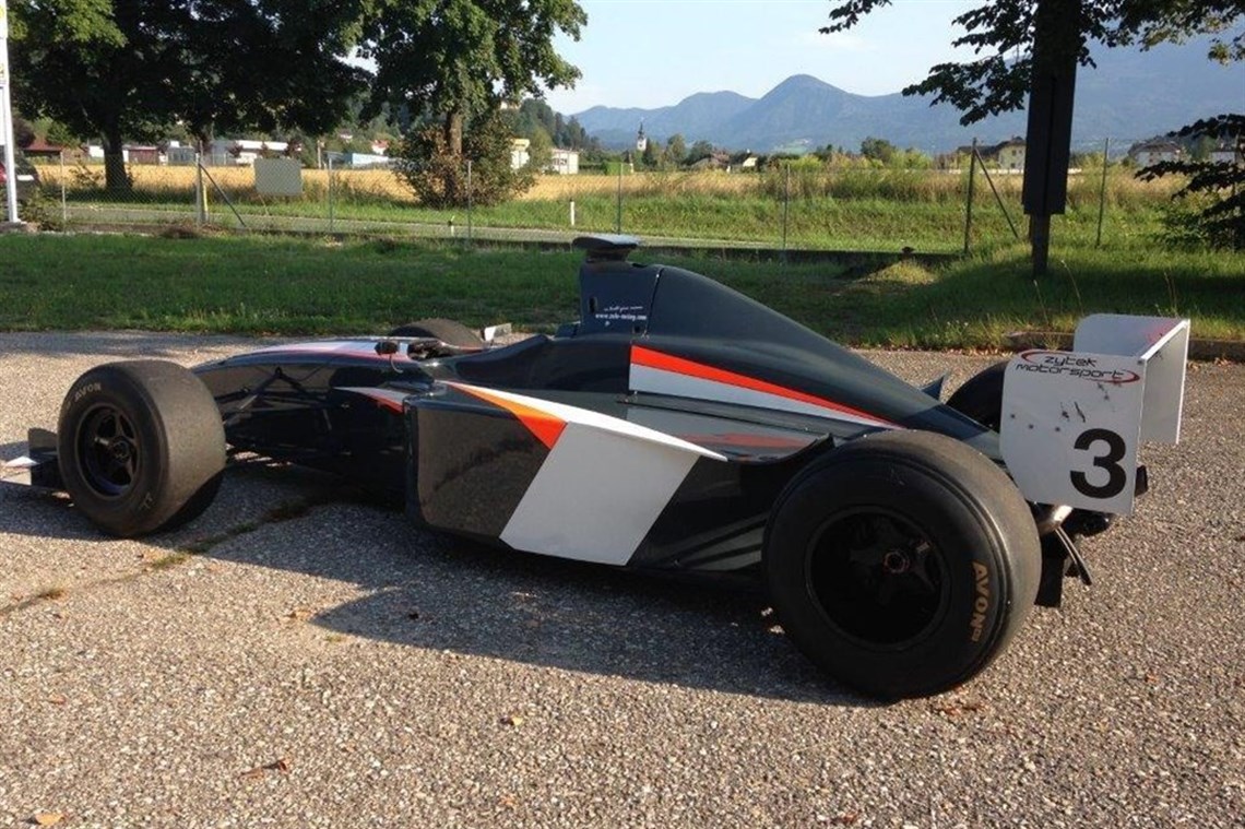 lola-b9950-f3000-2004---sold