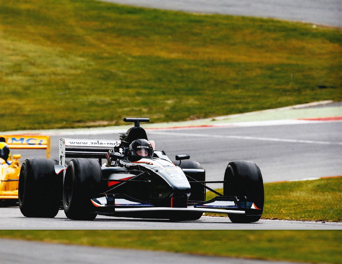 lola-b9950-f3000-2004---sold