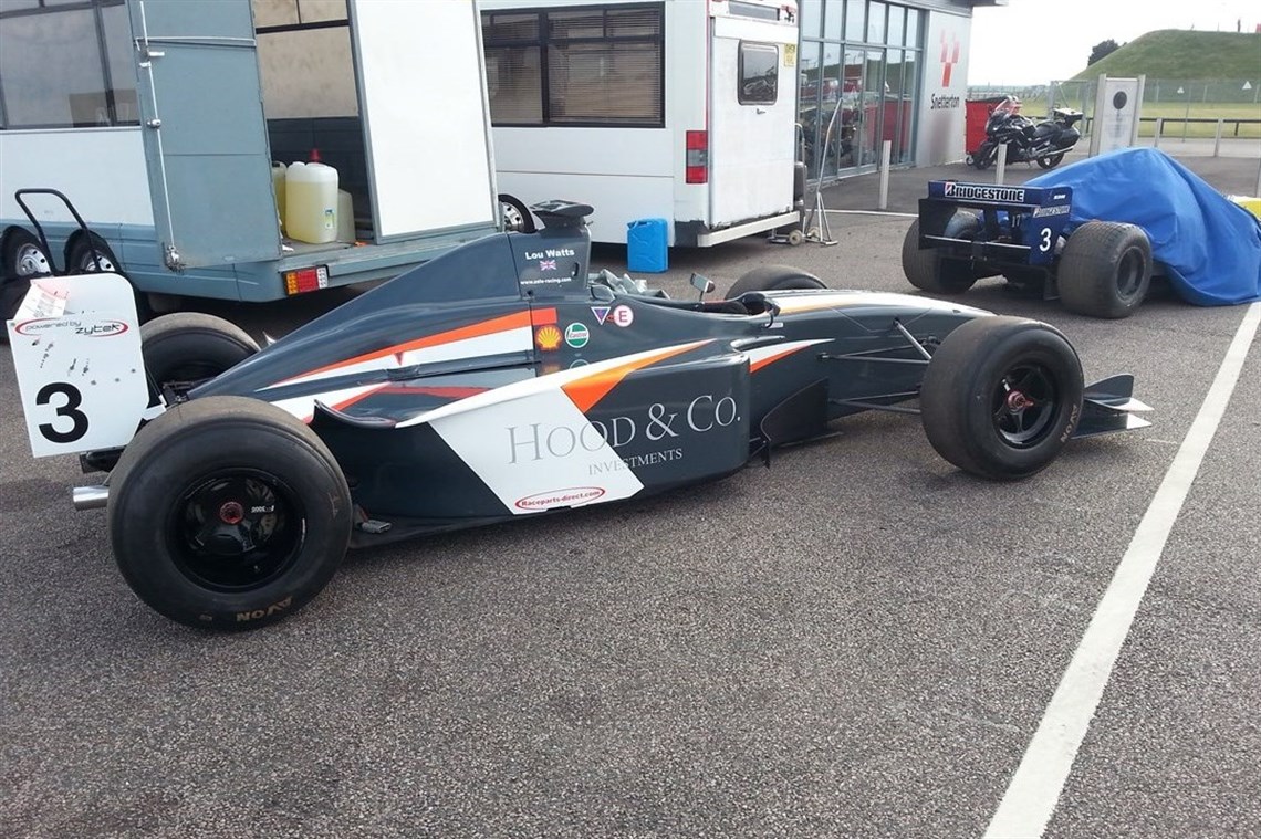 lola-b9950-f3000-2004---sold