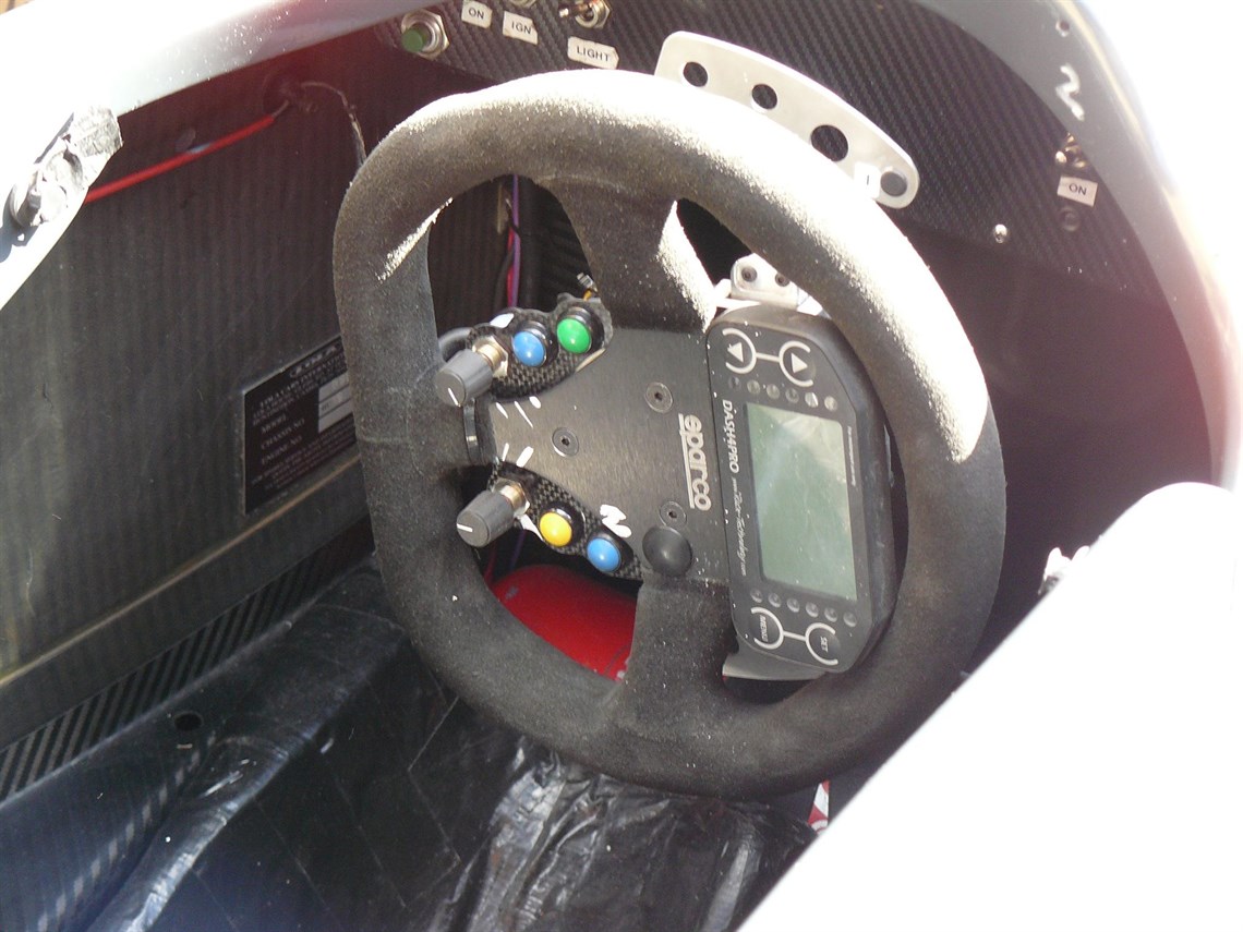 lola-b9950-f3000-2004---sold