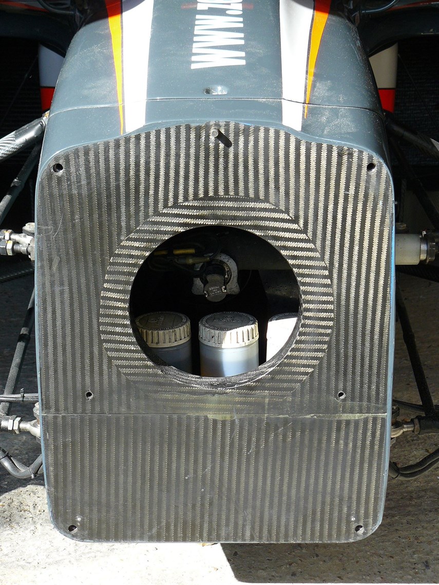 lola-b9950-f3000-2004---sold