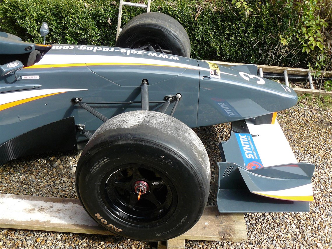 lola-b9950-f3000-2004---sold