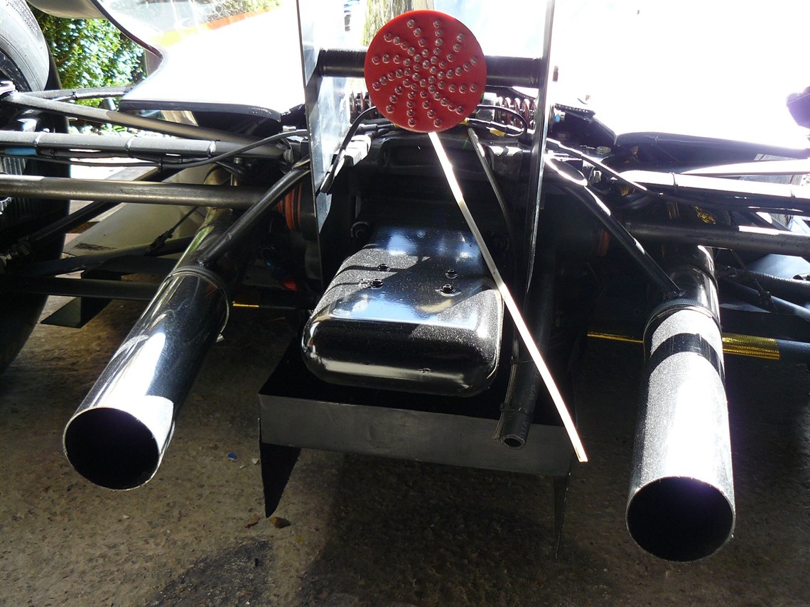 lola-b9950-f3000-2004---sold